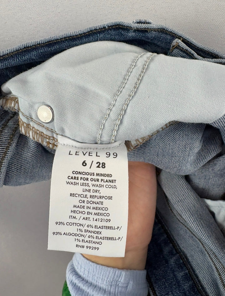 Women’s Level 99 Size 6/28 Light Blue Skinny Jeans