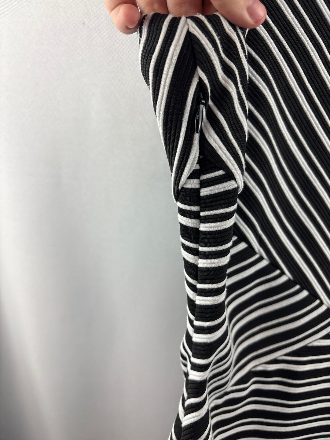 Women’s Calvin Klein Size 4 Black &amp; White Midi Pencil Dress