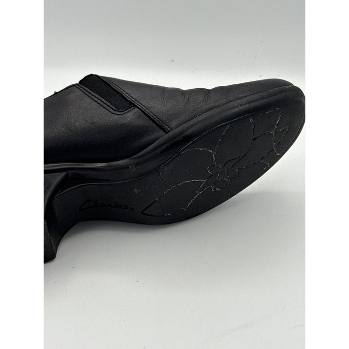 Clarks Womens Black Leather Heeled Loafers Size 6.5