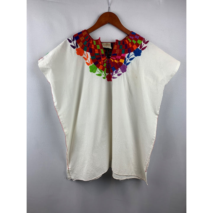 Women’s El Enterior White Floral Embroidered Puebla Shirt Size L