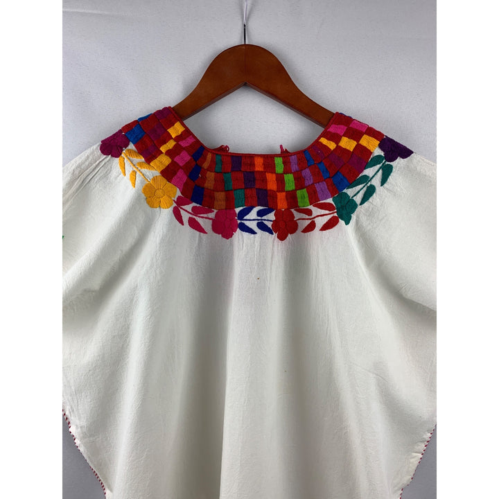 Women’s El Enterior White Floral Embroidered Puebla Shirt Size L