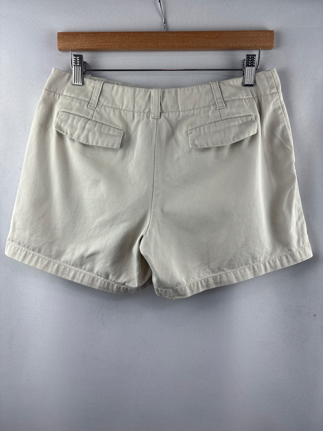 Women’s J.Crew Size 4 Pale Khaki Chino Shorts