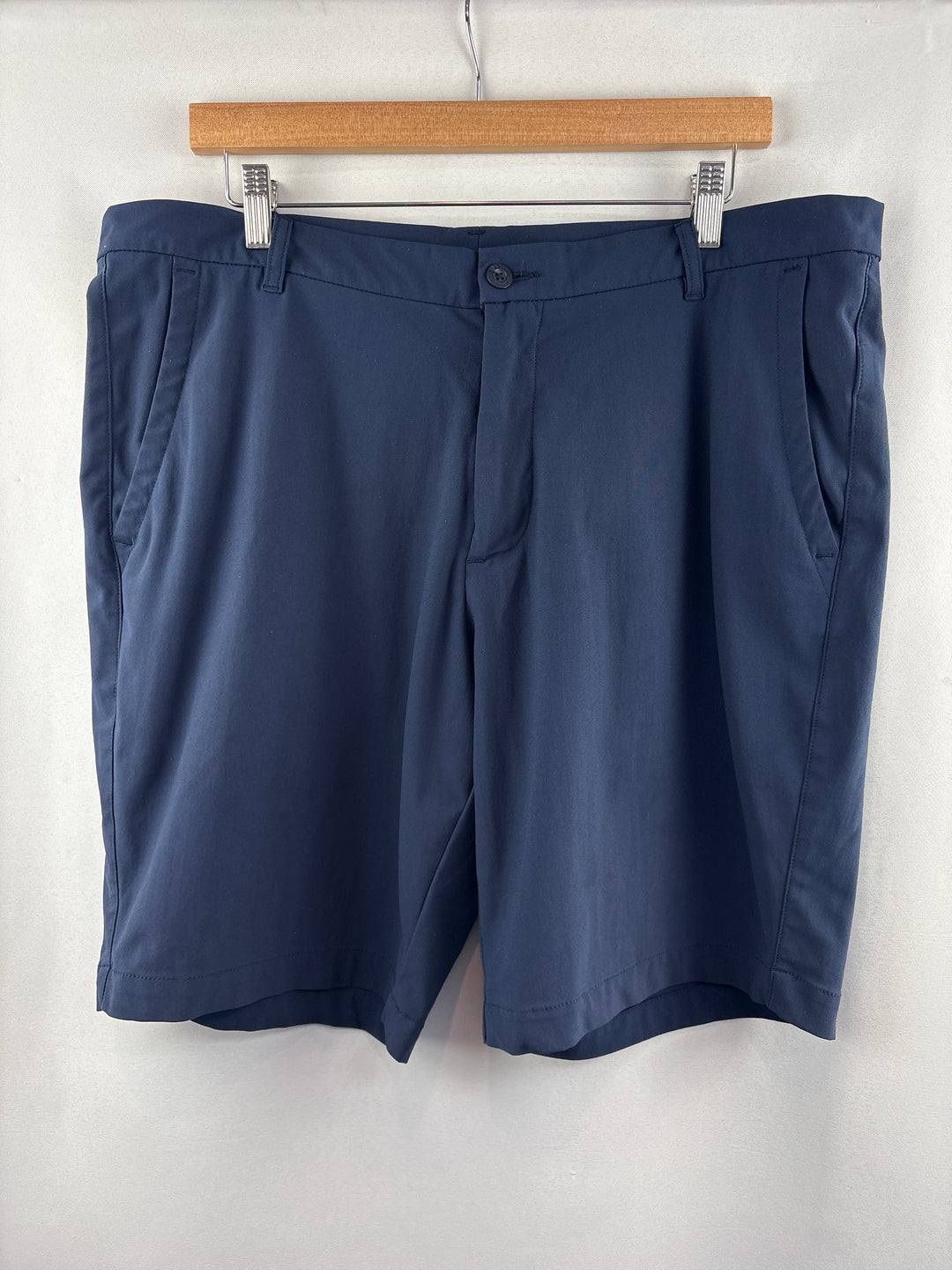 Men’s Straight Down Size 36 Navy Blue Golf Shorts