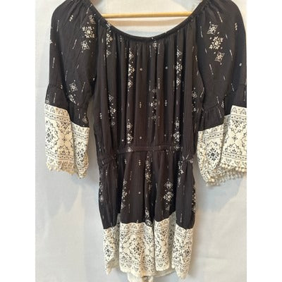 Black & White Floral Print Xhilaration Womens Romper Medium