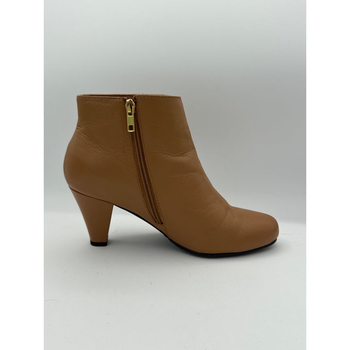 Leather Ankle Boots With Mid Heel & Gold Zip Closure Size 7