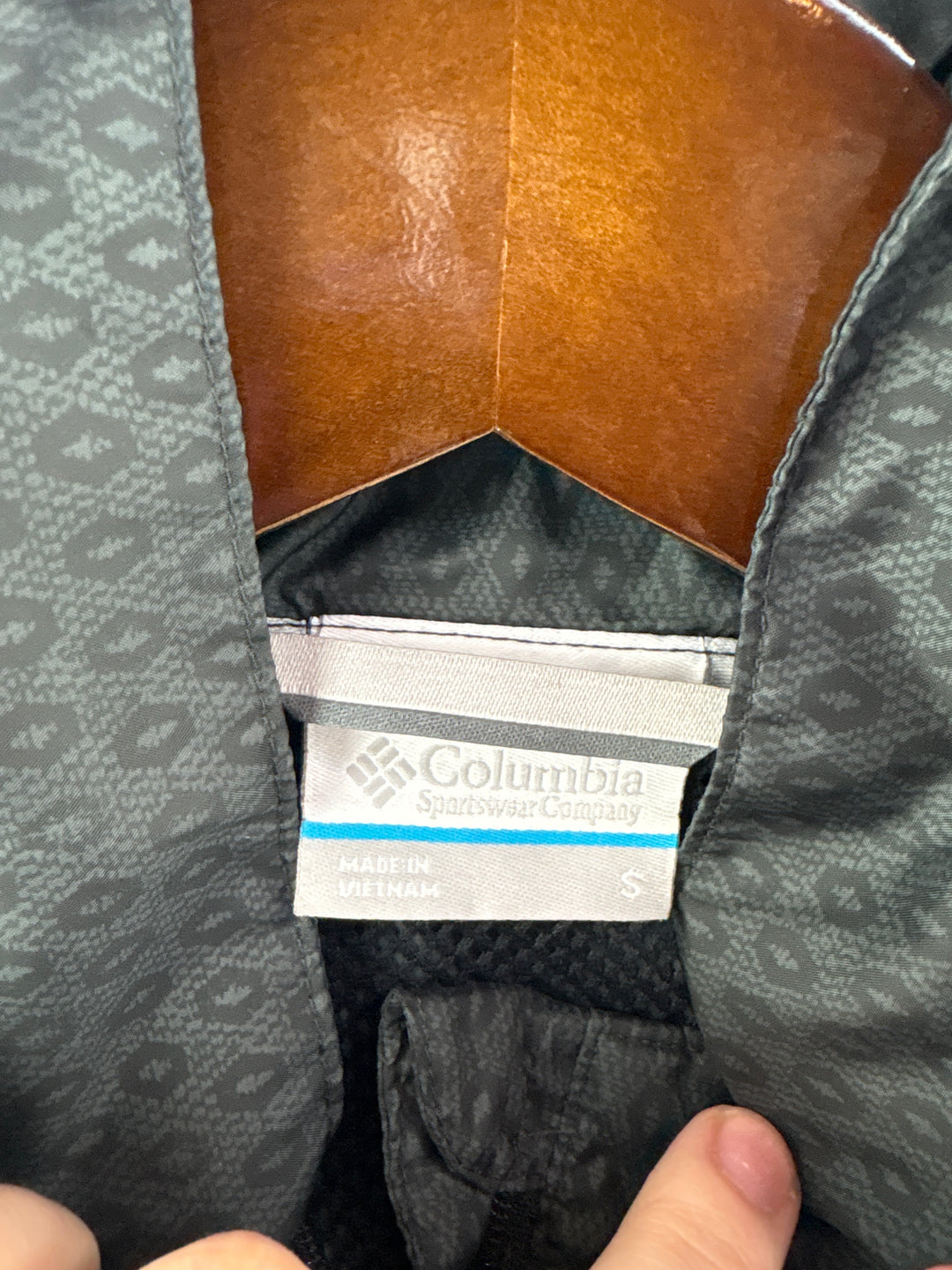 Women’s Columbia Small Dark Gray &amp; Black Raincoat