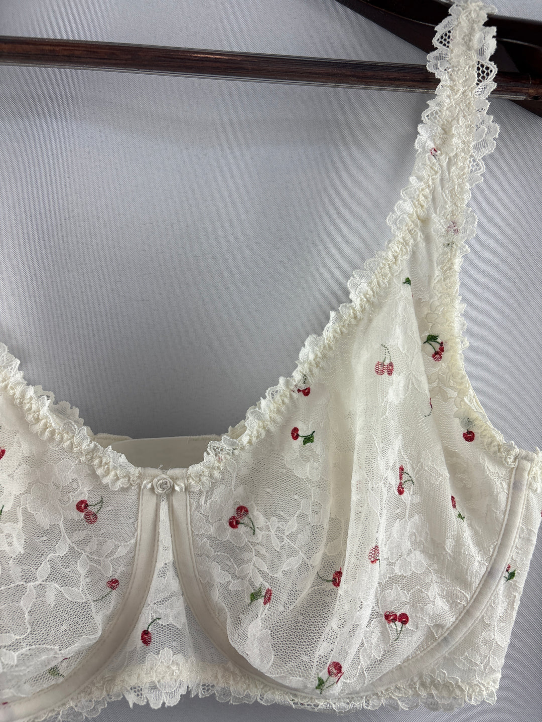 Women’s Skims Size 38DD Lace Cream Cherry Patterned Bra