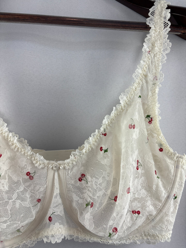 Women’s Skims Size 38DD Lace Cream Cherry Patterned Bra