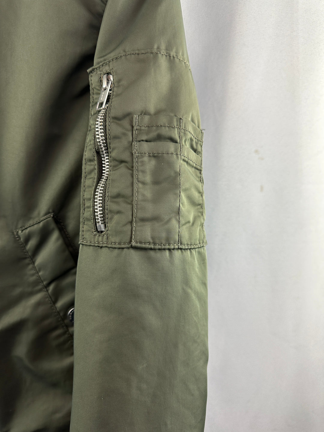 Men’s H&M Olive Green Bomber Jacket Size M