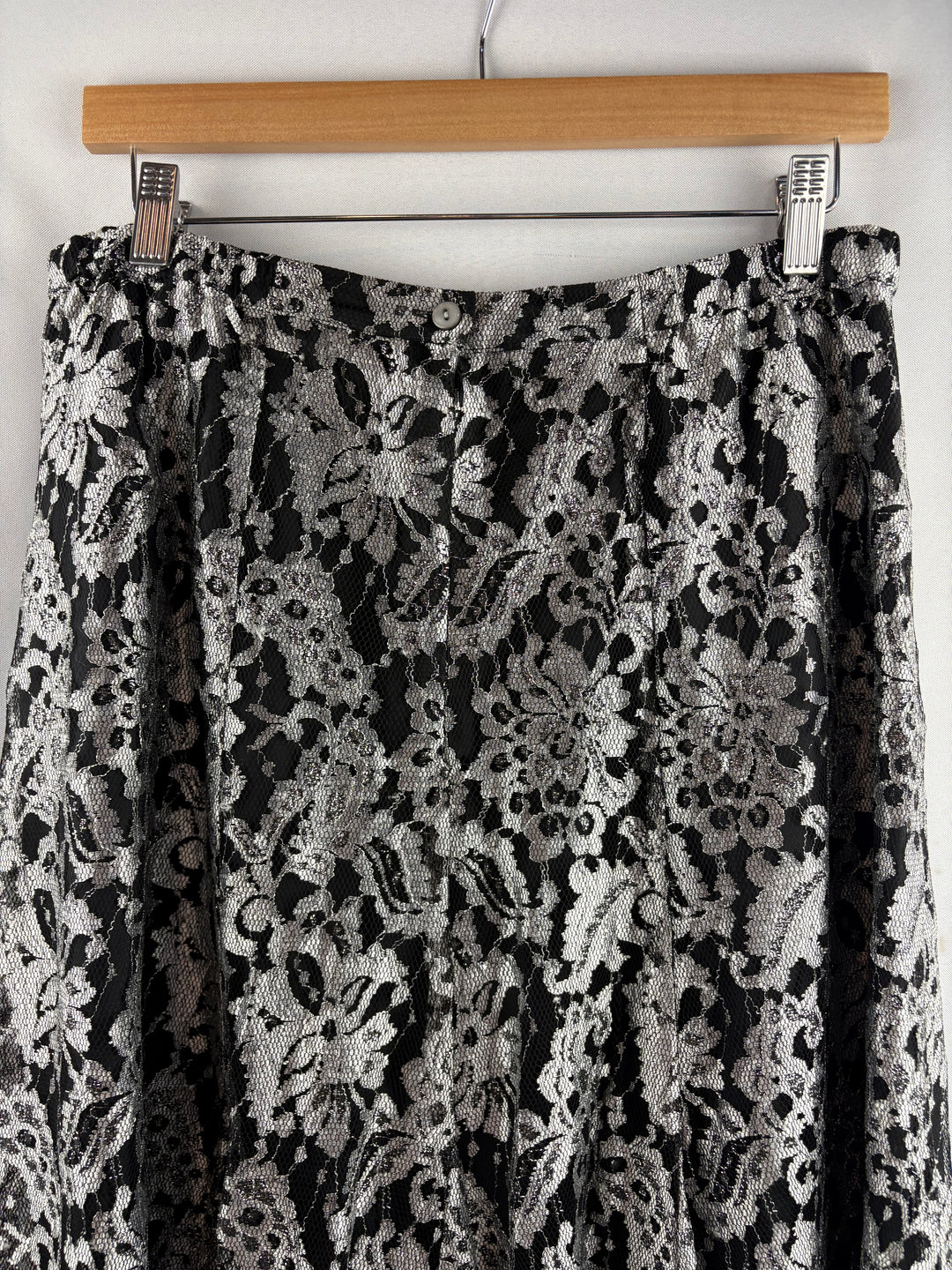 Women’s Chico’s Size 12 Black w/ Silver Florals Midi Skirt