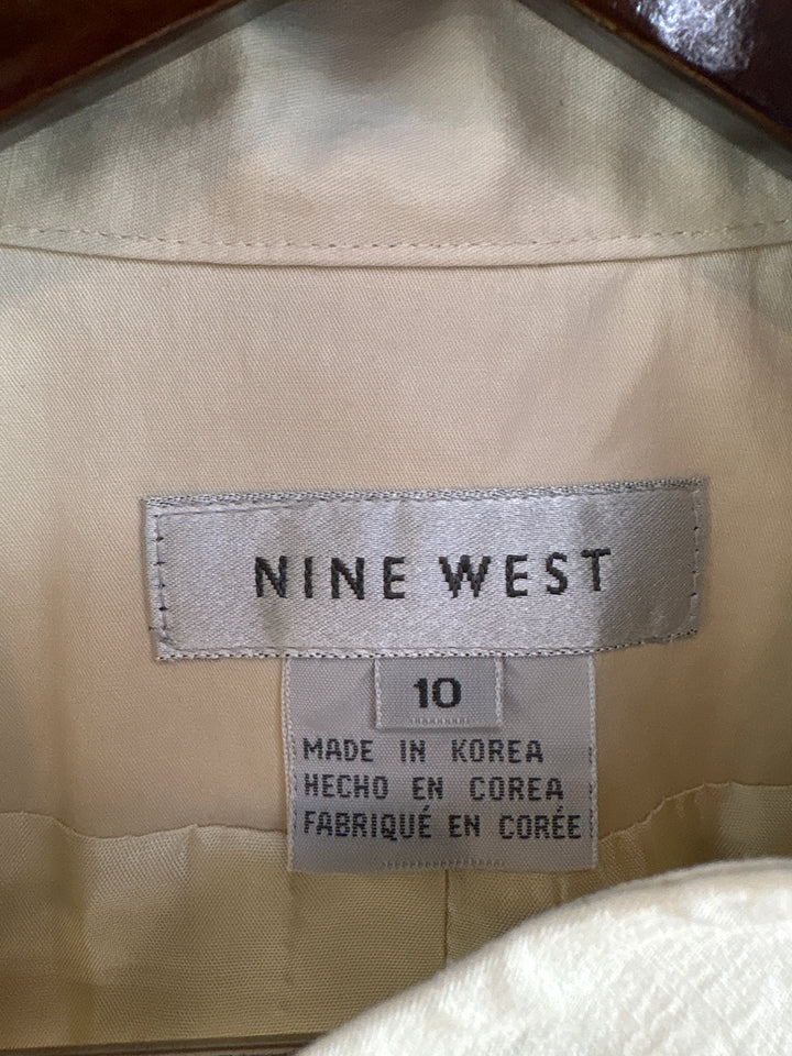 Women’s Nine West Size 10 Cream Snap Button Blazer