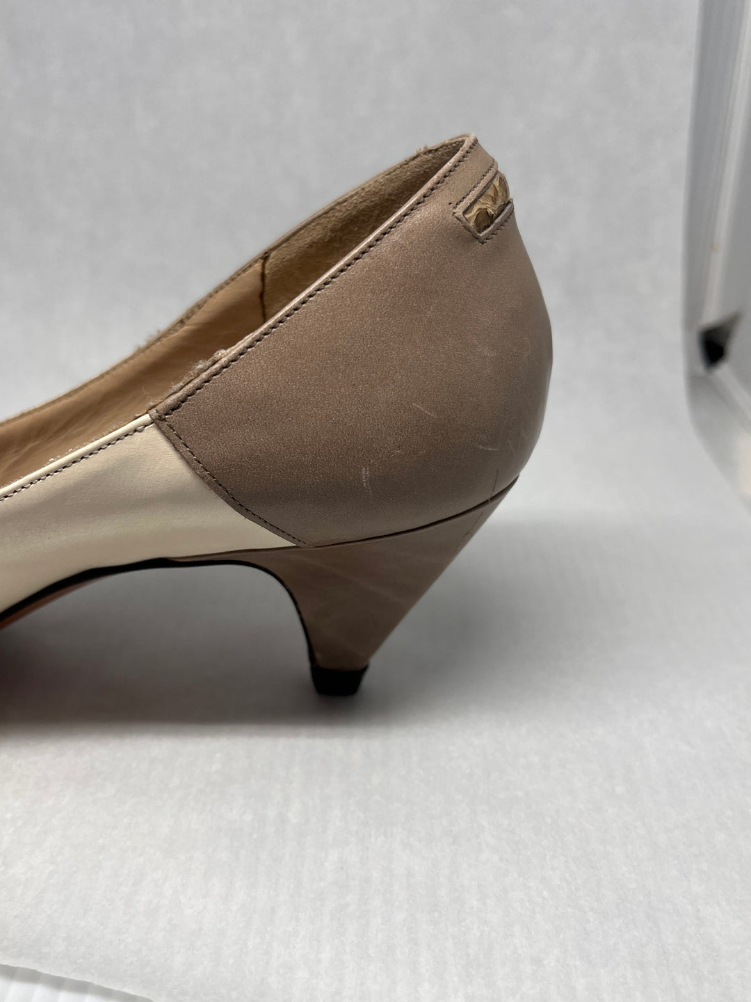 Amalfi Italian Leather Cream and Tan Pumps with Snakeskin Design Size 6.5