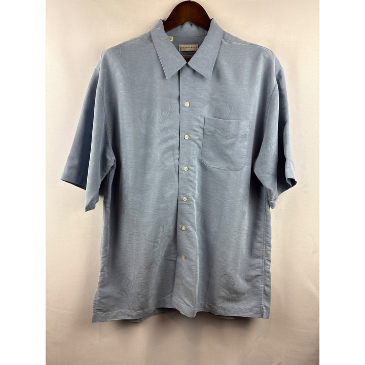 Men’s Cutter & Buck Large Light Blue Short Sleeve Button Up w/ Floral Embroidery