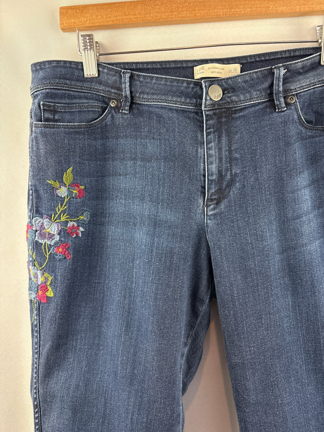 Women’s J.Jill Size 14 Blue Denim Jeggings w/ Floral Embroidery