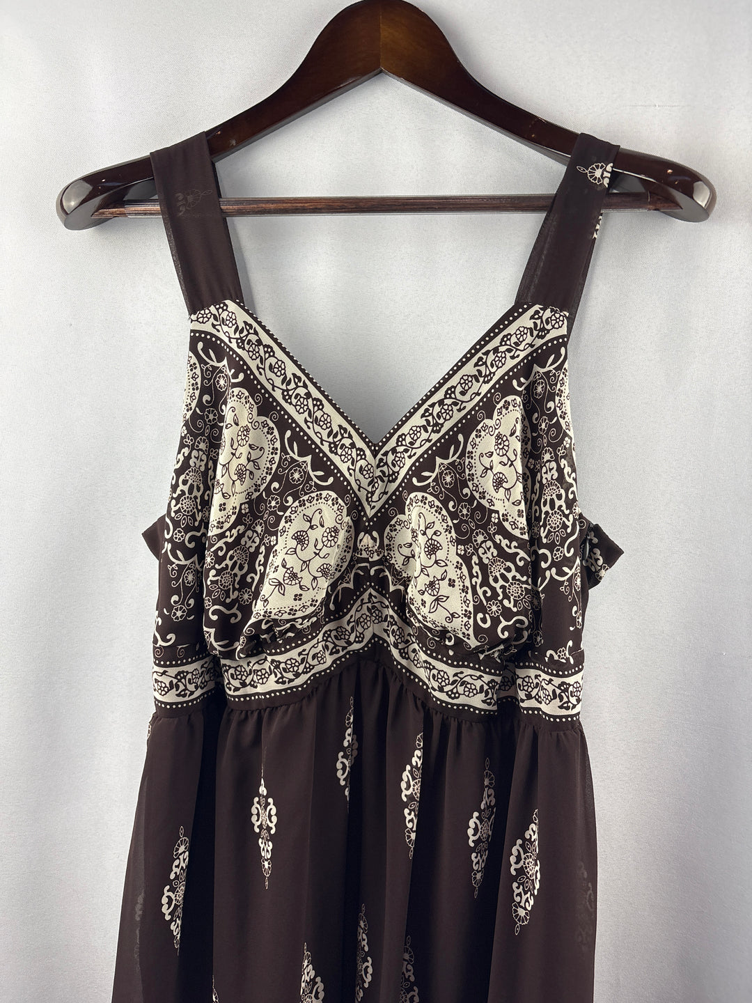 Women’s Silhouettes Size 14 Brown Paisley Maxi Dress