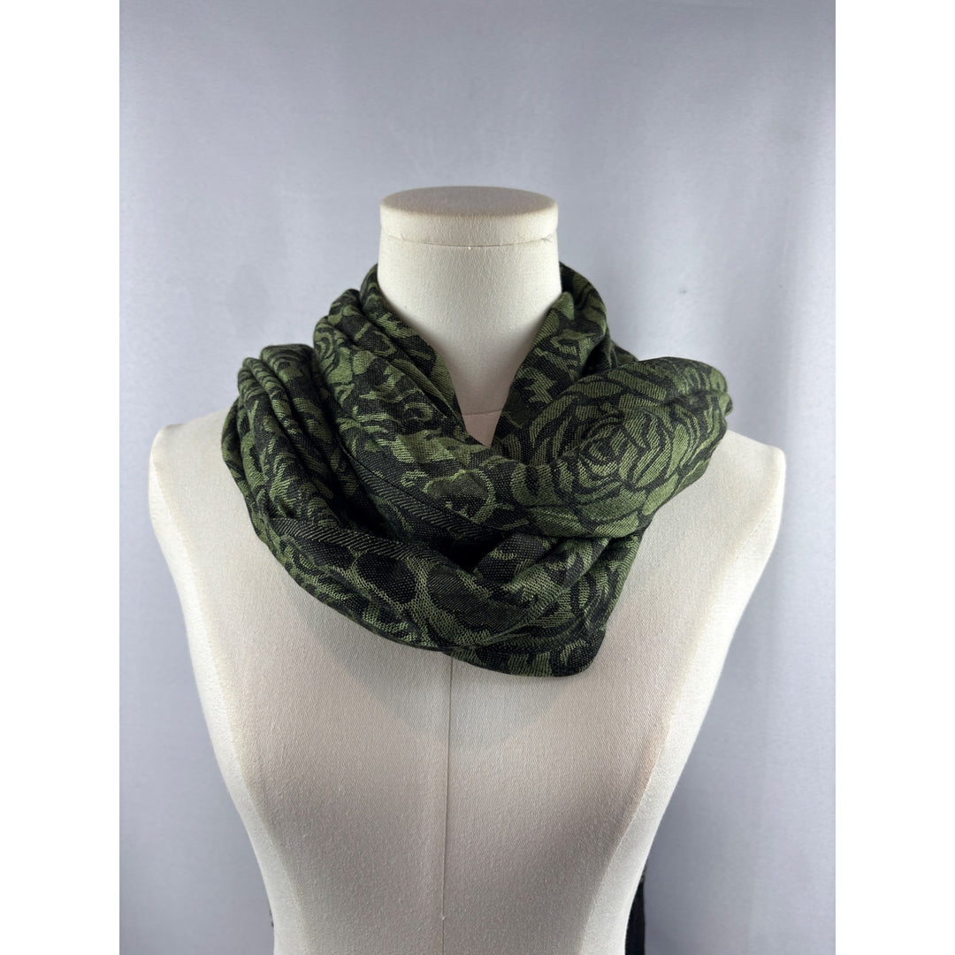 Elegant Green & Black Rose Patterned Scarf Shawl Wrap
