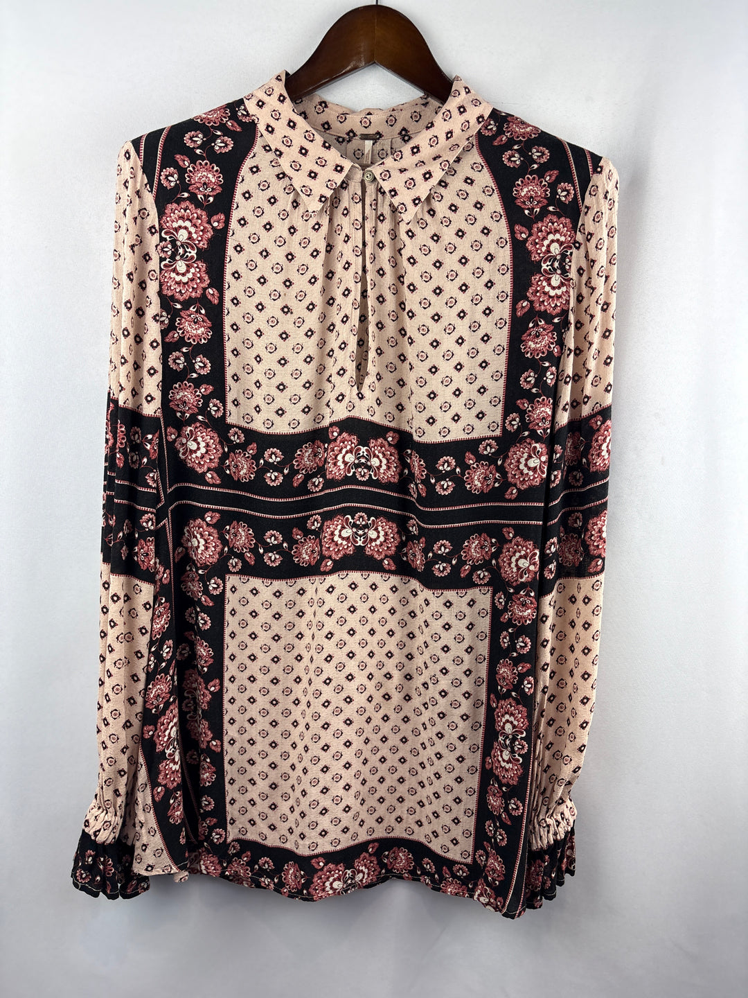 Women’s Free People Large Beige Paisley Patterned Blouse