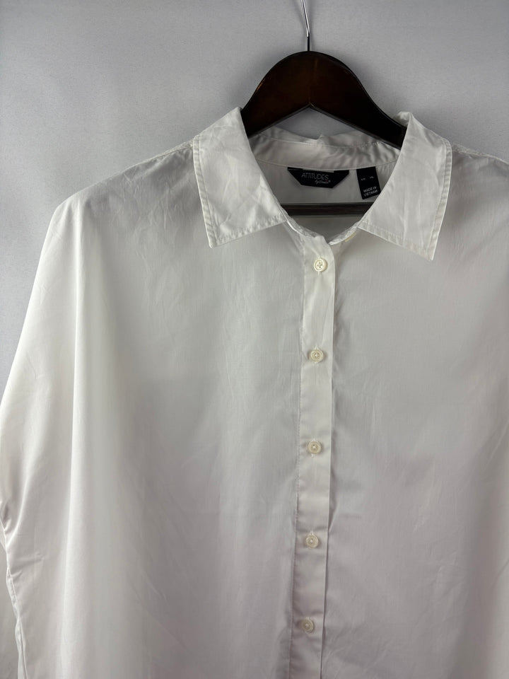Women’s Attitudes by Renee XL White Button Up w/ Sequins
