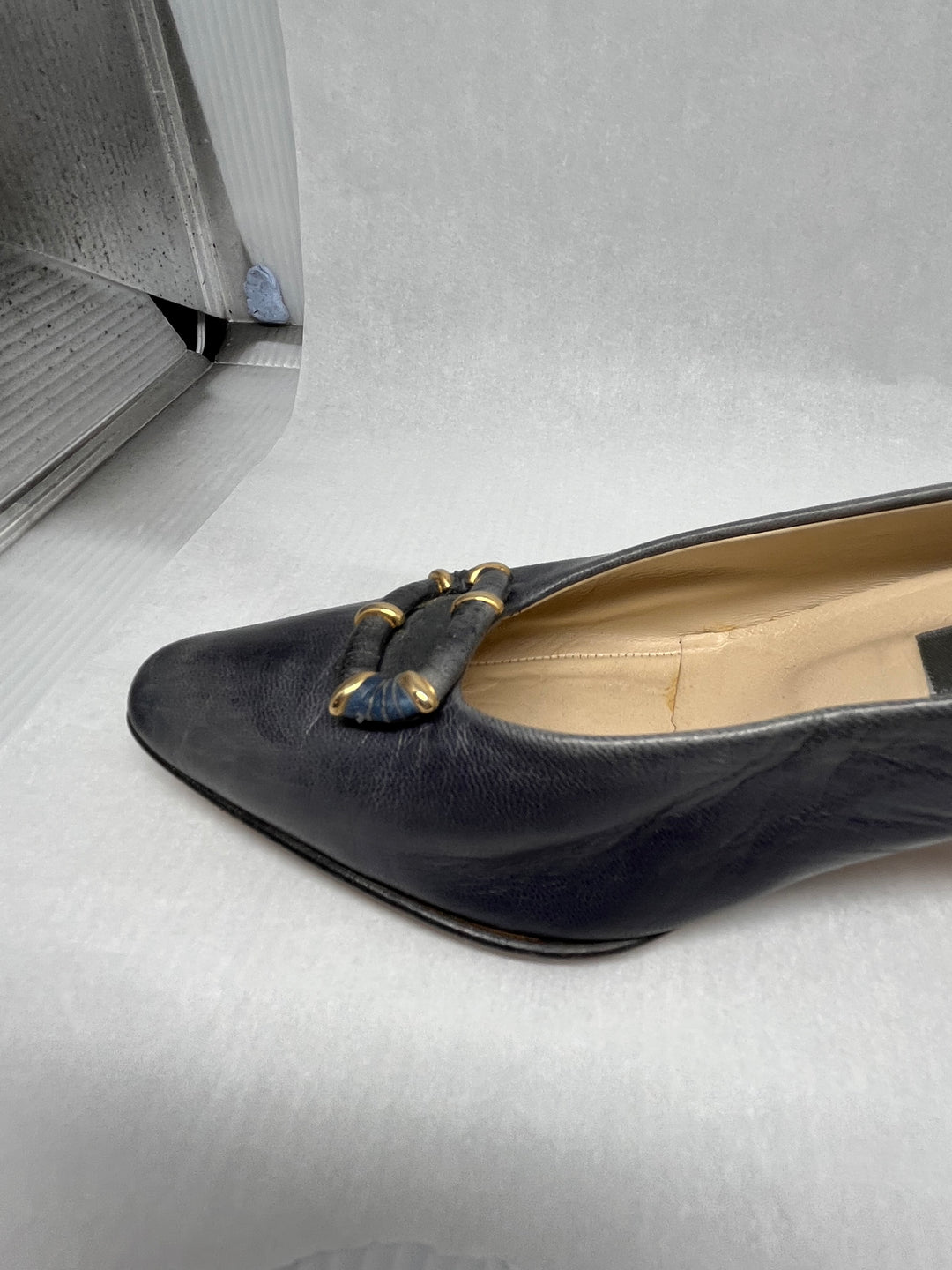 Vintage Bally Navy Blue Leather Pumps Made in Italy Size 6.5