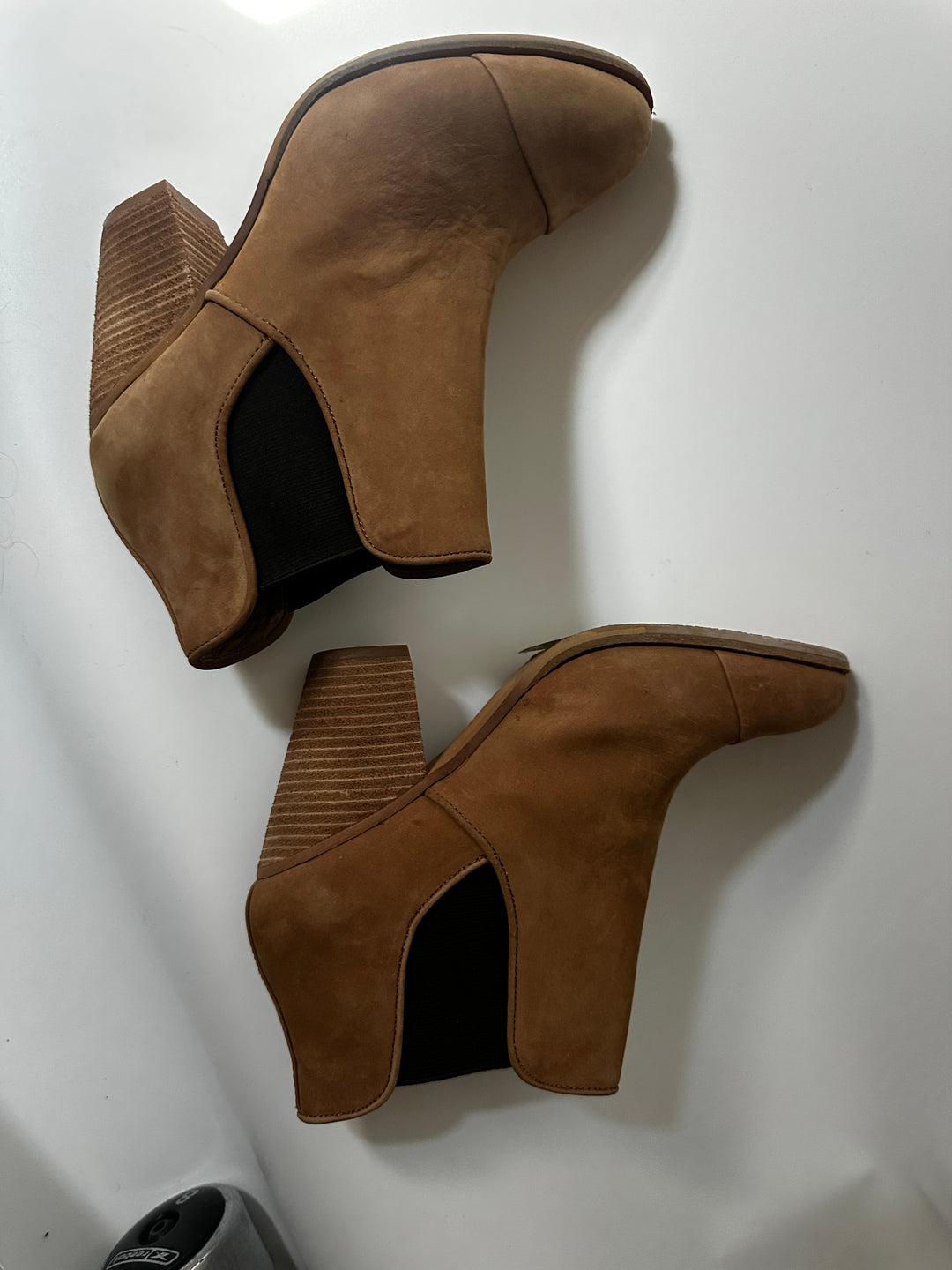 Vince Camuto VC Hame Tan Nubuck Leather Chelsea Ankle Boots Block Heel