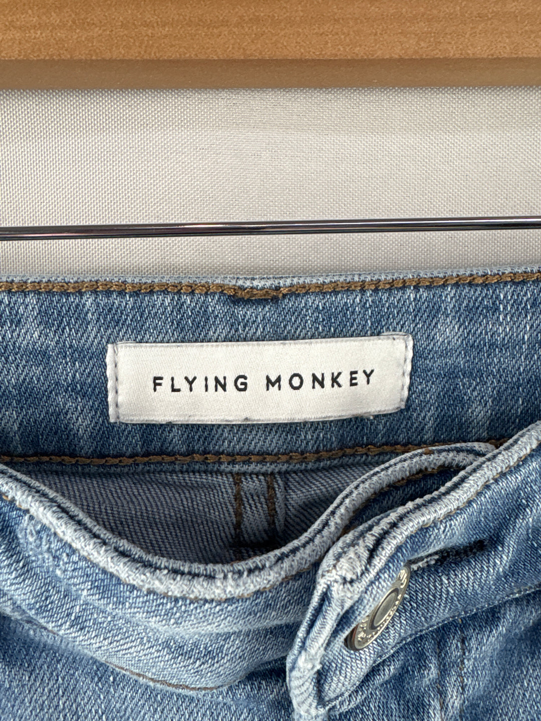 Women’s Flying Monkey Size 28P Light Wash Blue Straight Jeans