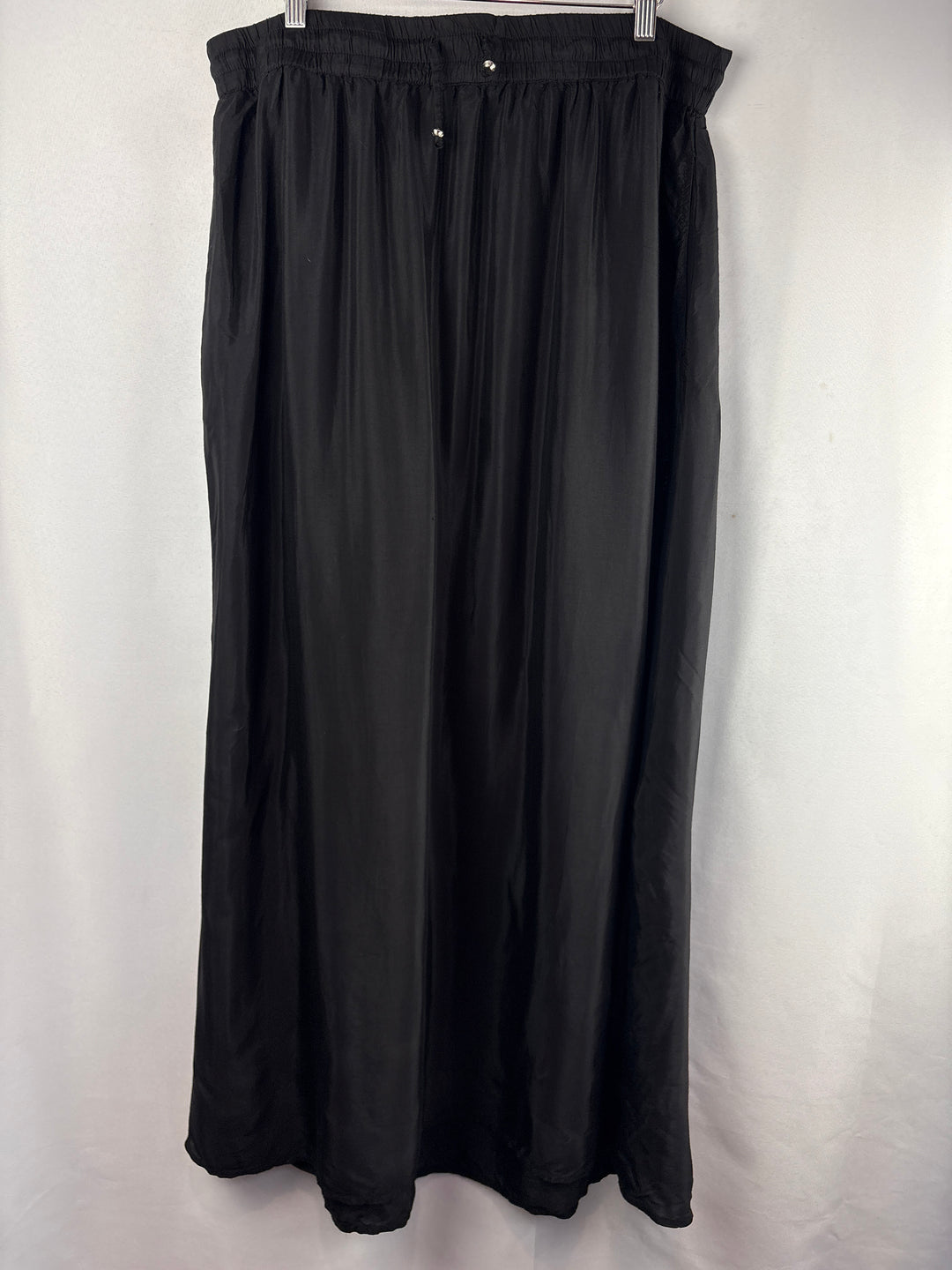 Women’s Studio Untold Size 16/18 Black Maxi Skirt