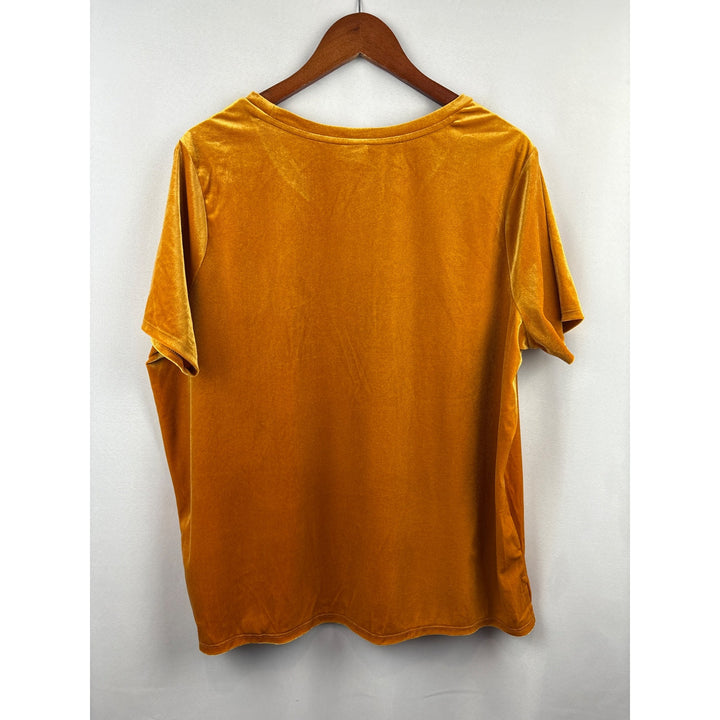 Women’s Old Navy Size 1X Gold Velvet Short Sleeve Shirt
