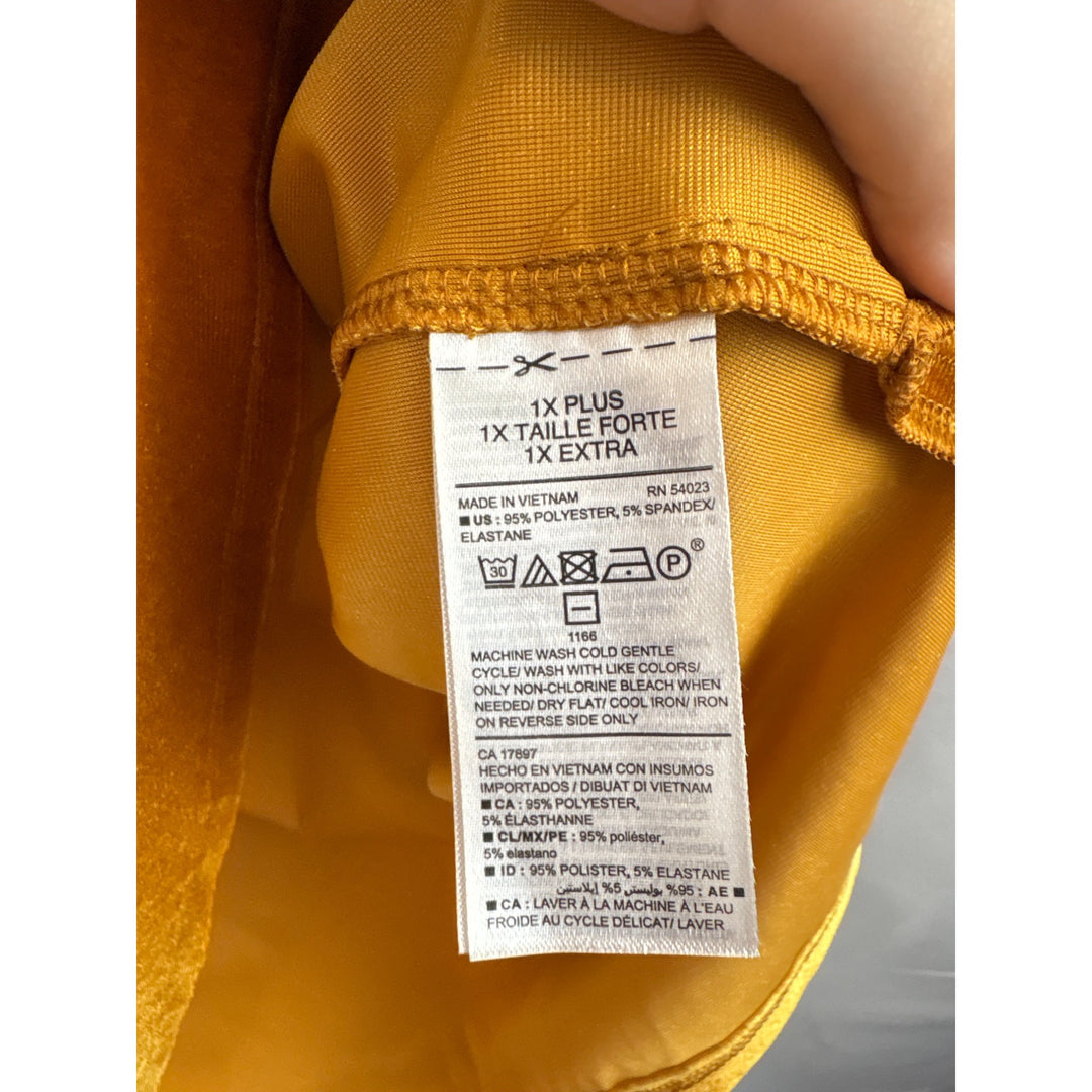Women’s Old Navy Size 1X Gold Velvet Short Sleeve Shirt