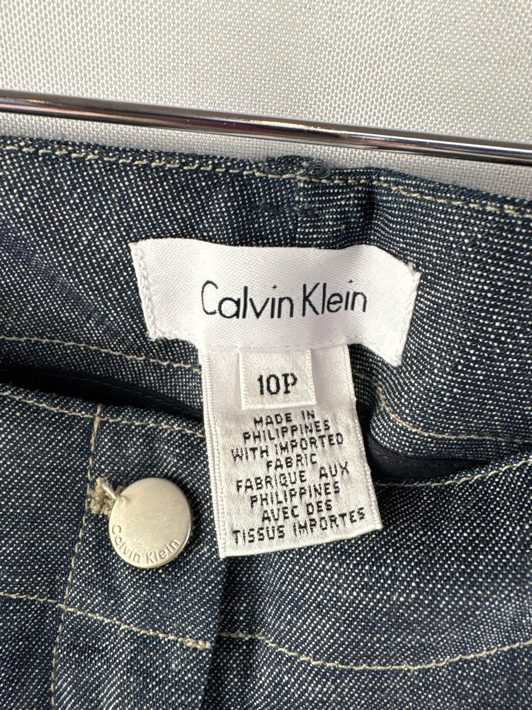 Women’s Calvin Klein Size 10P Dark Gray Denim Capris