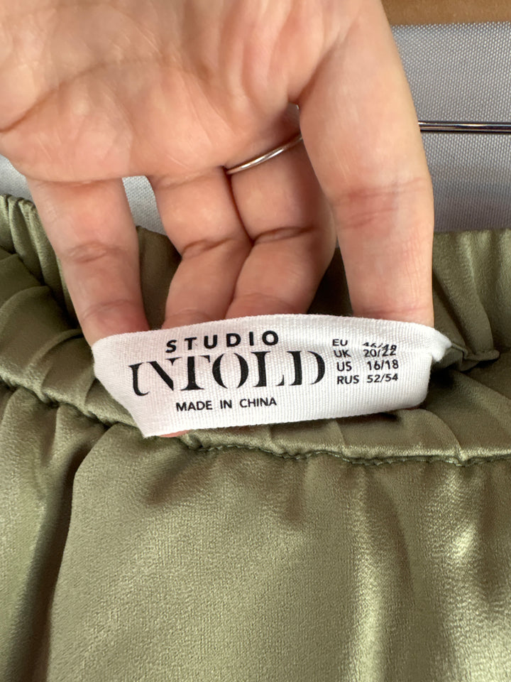 Women’s Studio Untold Size 16/18 Pale Green Hi-Low Skirt