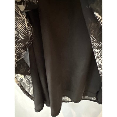 Forever 21 Contemporary Black Floral Minidress Size M