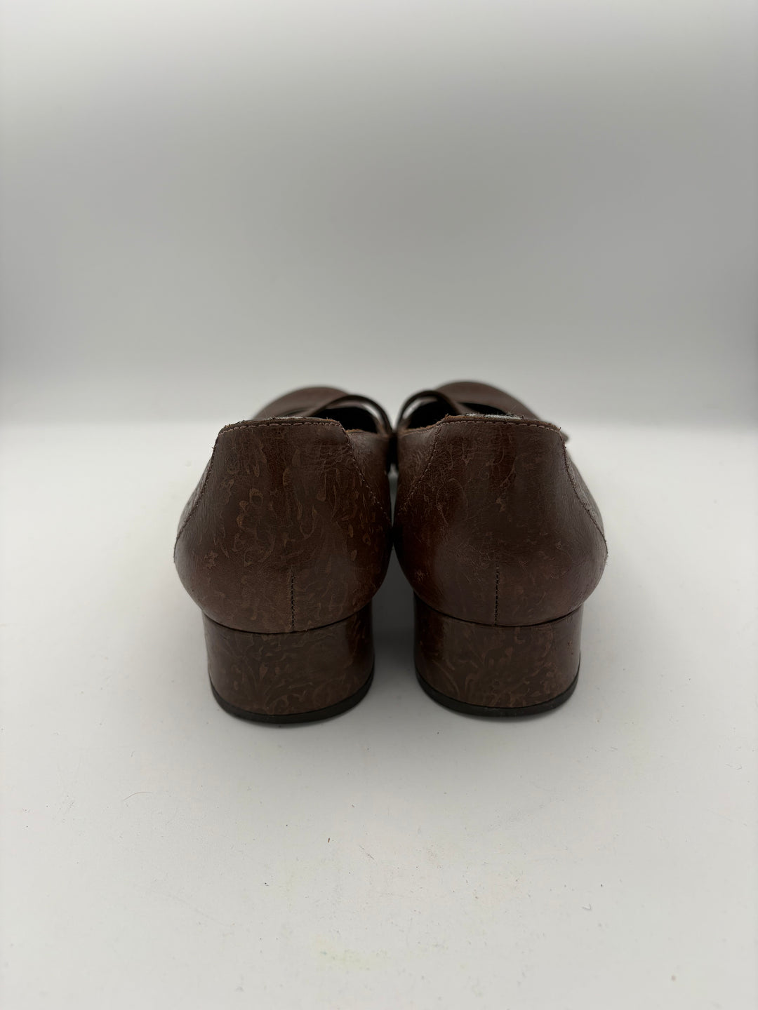 Women’s Clark’s Size 8.5 Brown Leather Kitten Heels