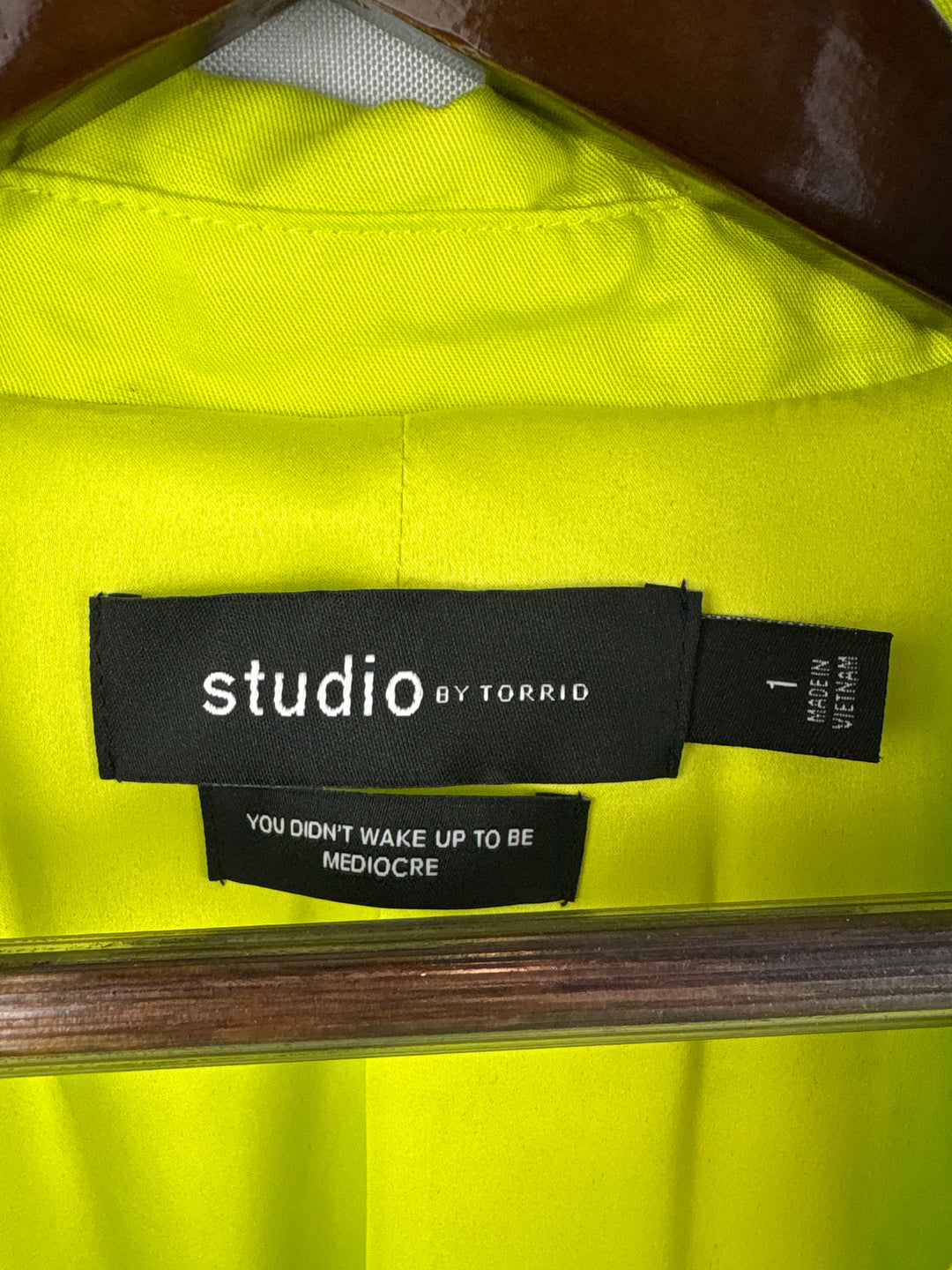 Women’s Studio Torrid Size 1 Highlighter Green Blazer