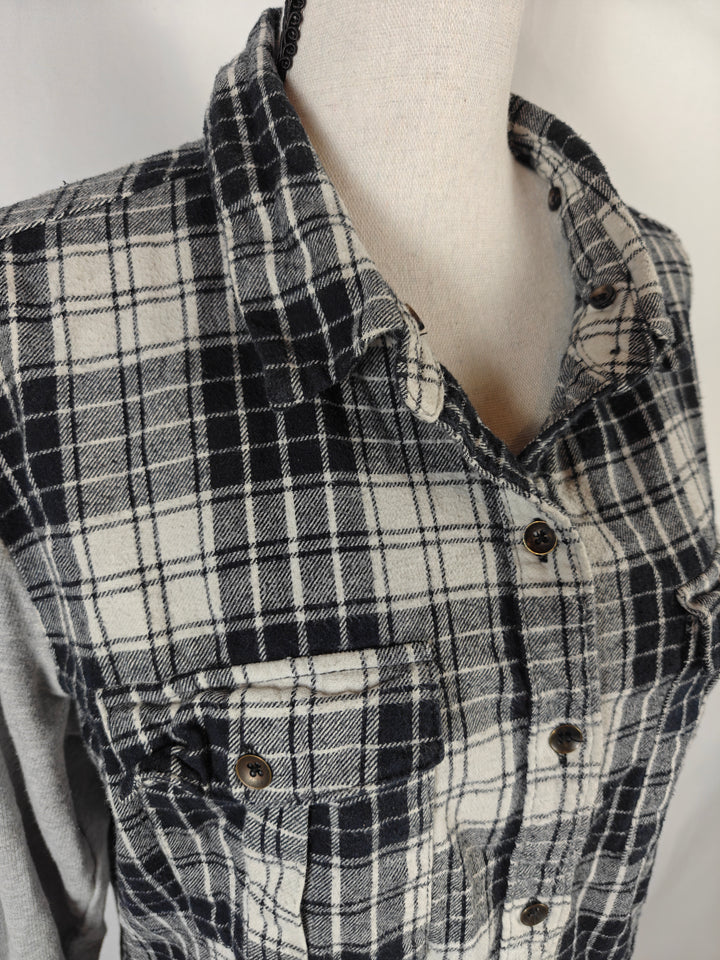 Womens Forever 21 Flannel Shirt Black White Gray Size M