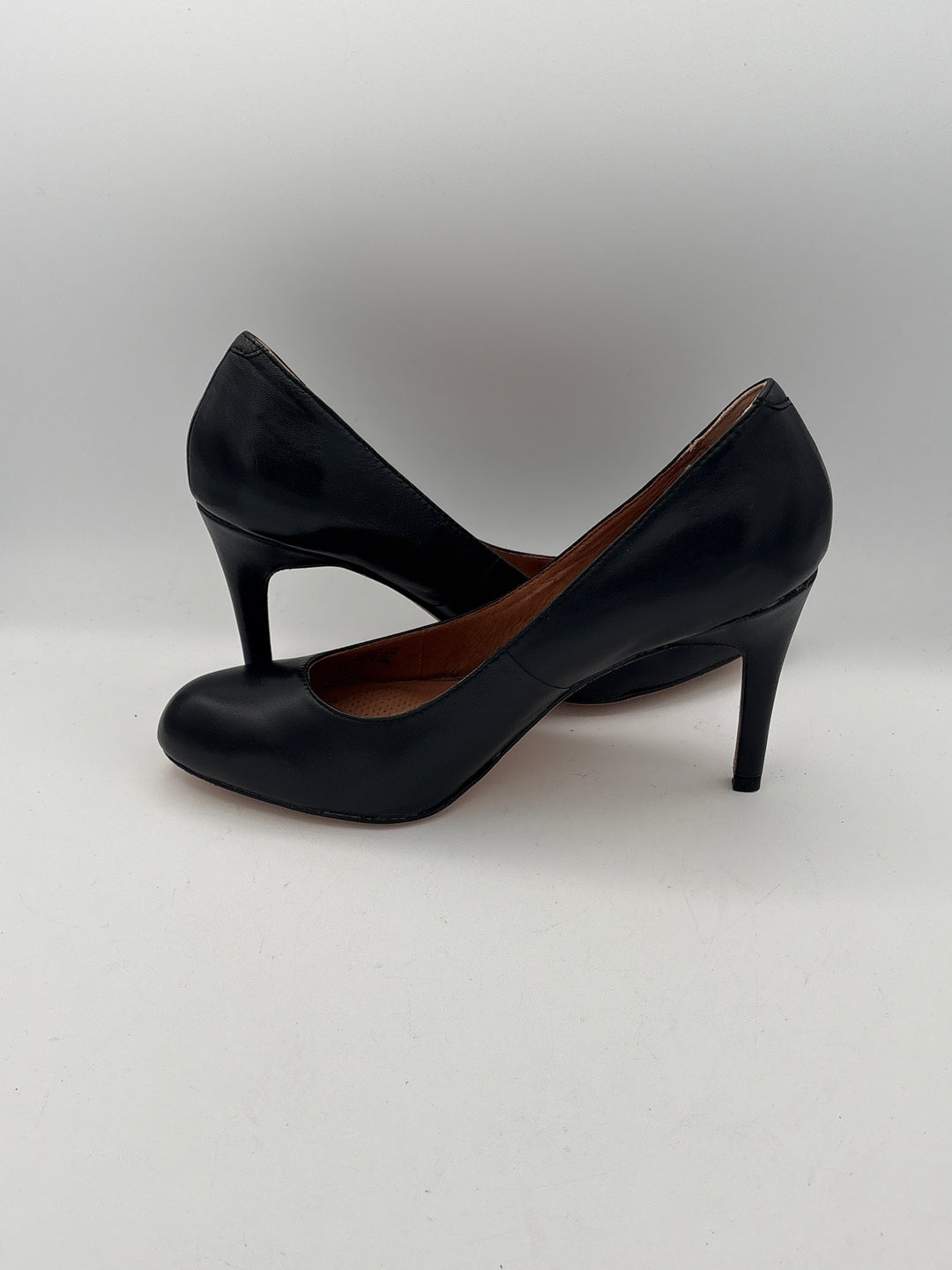 Women’s Corso Como Size 8.5 Black Leather Pumps