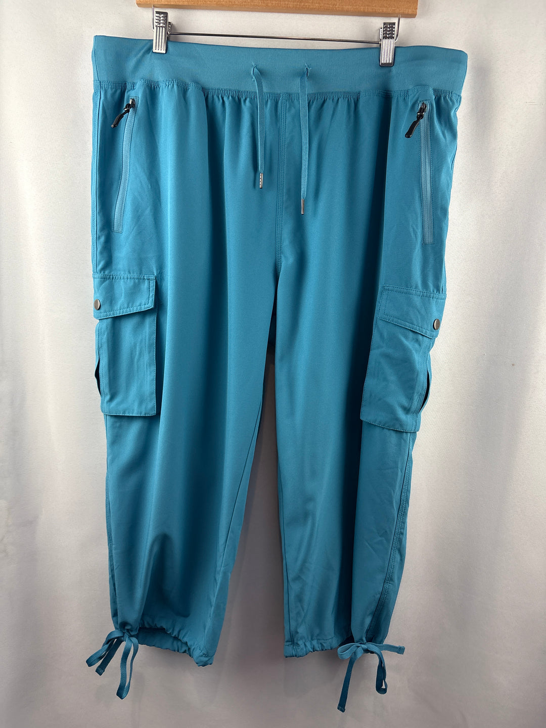 Women’s Soothfeel 2XL Muted Blue Cargo Activewear Capris