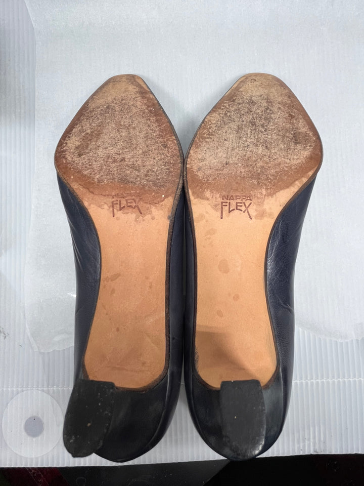 Vintage Bally Navy Blue Leather Pumps Made in Italy Size 6.5