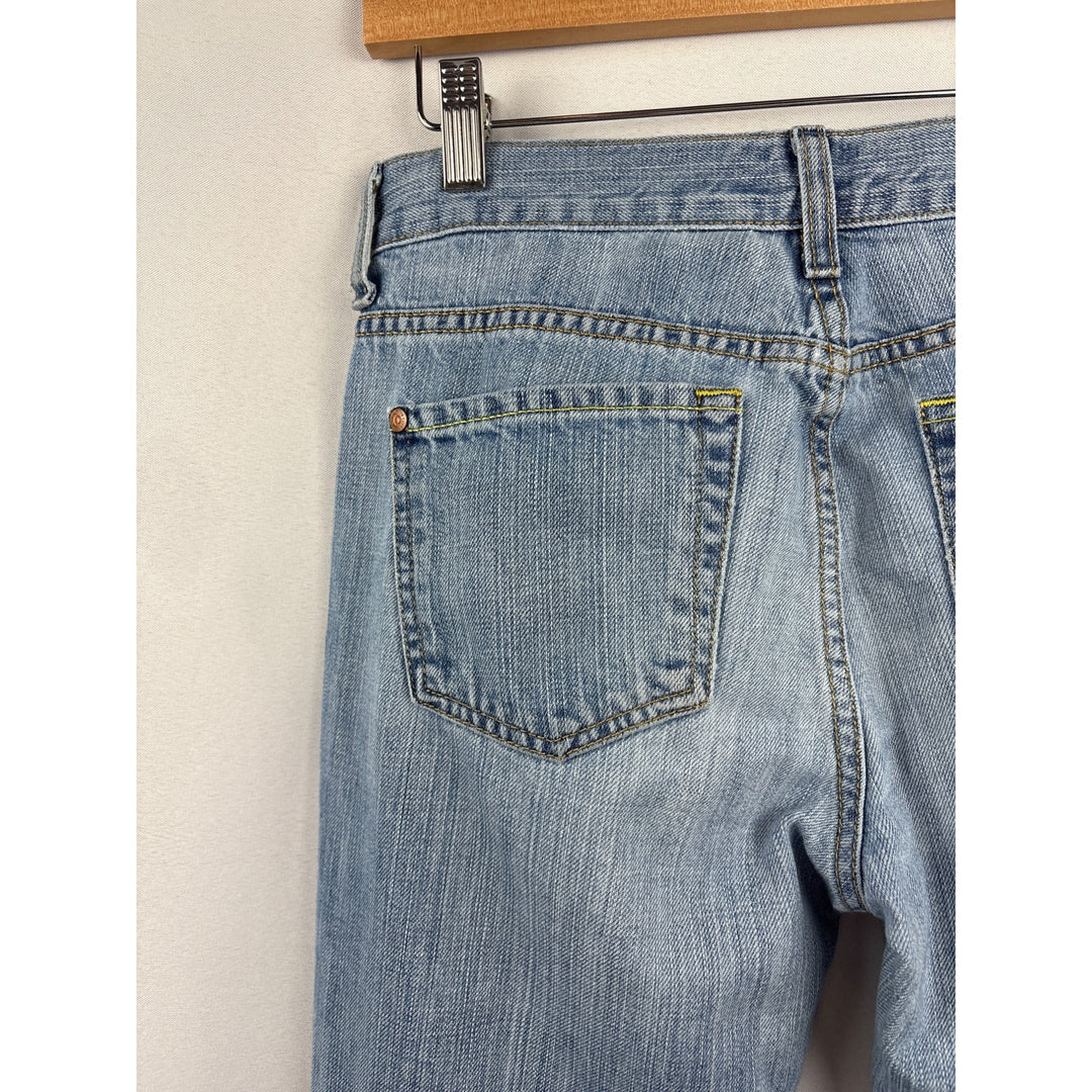 Women’s Old Navy Size 4 Short Light Blue Jeans with a Green Thread Stitch