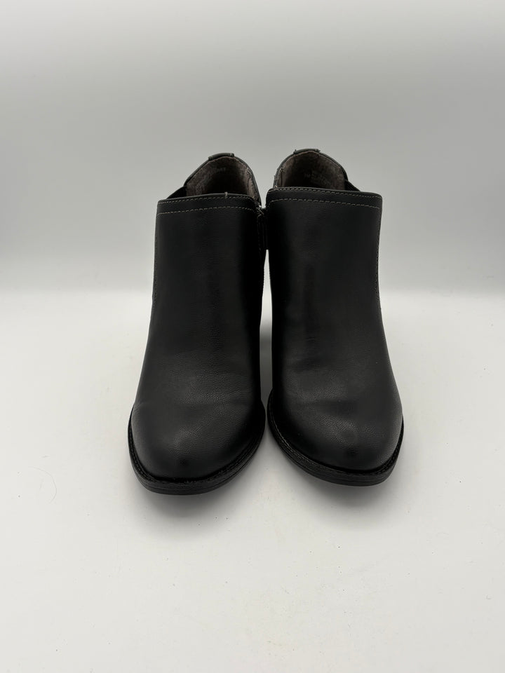 Women’s Eüro Soft Size 8 Black Leather Ankle Boots