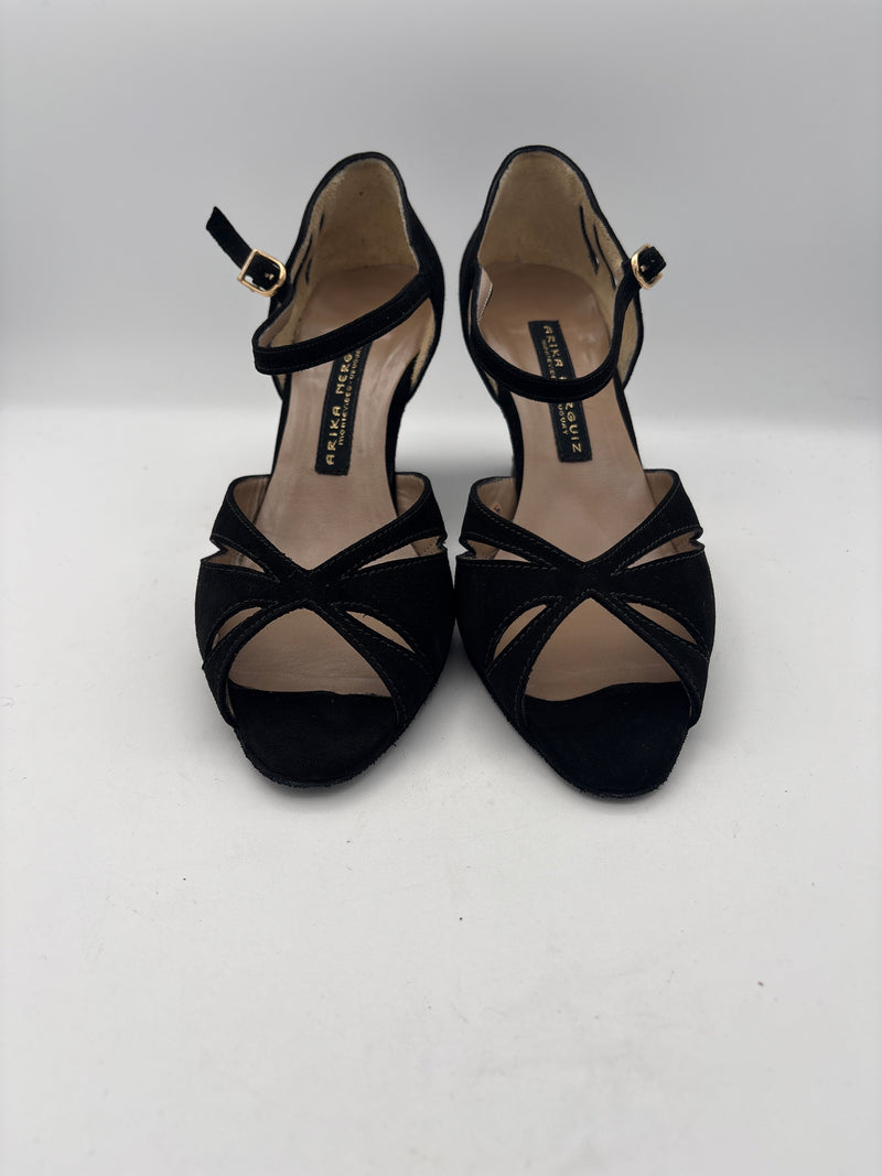 Women’s Arika Nerguiz Size 8.5 Black Suede Black Kitten Heel