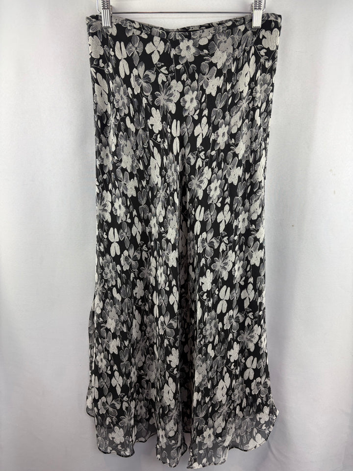 Women’s Charter Club Size 10 Black & Gray Floral Wrap Skirt