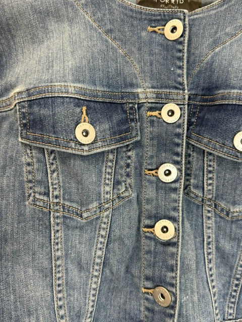 Torrid Crop Soft Jean Jacket Sz1X/14–16