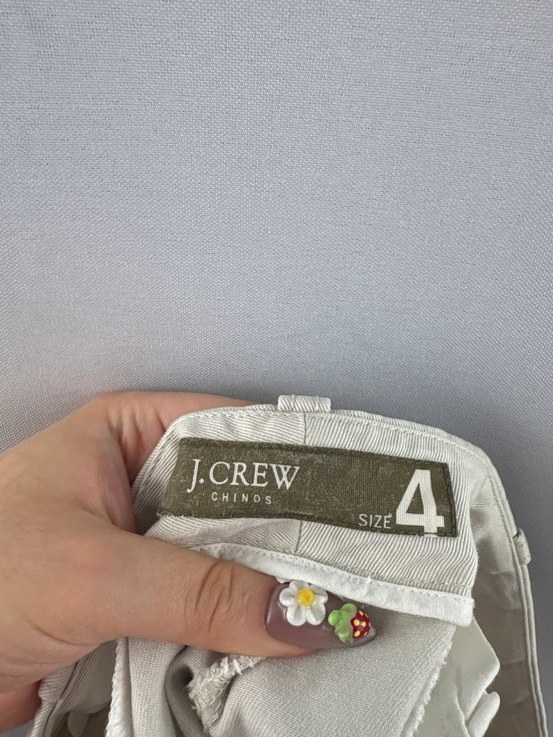 Women’s J.Crew Size 4 Pale Khaki Chino Shorts