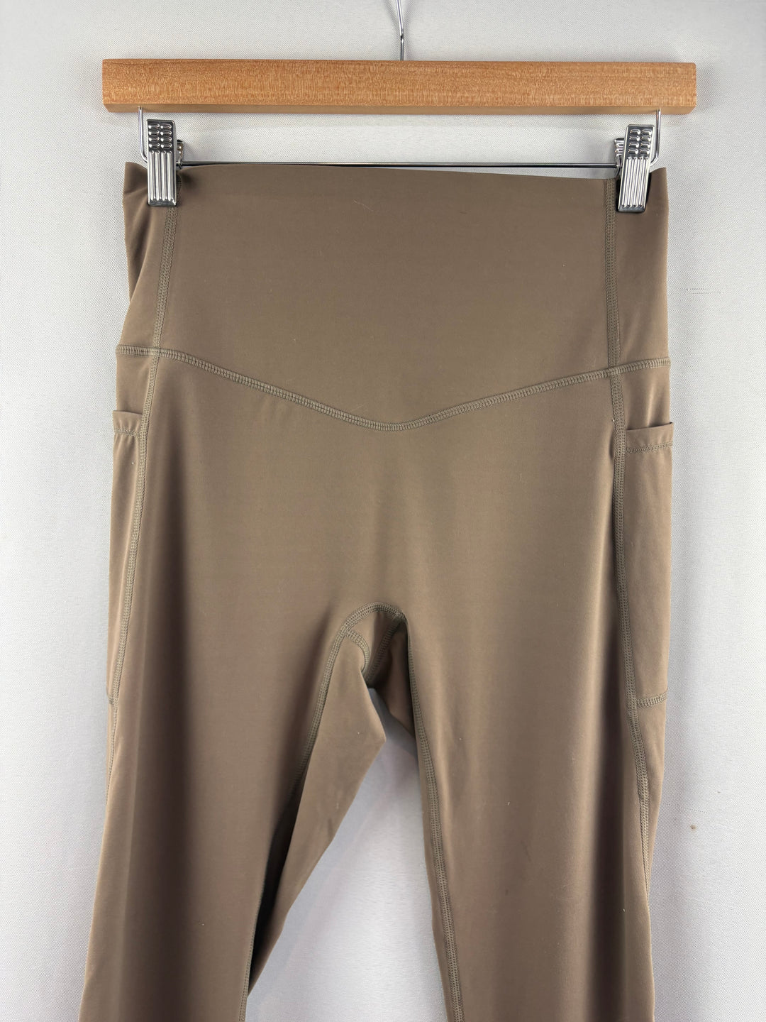 Women’s Halara Medium Chocolate Brown Leggings