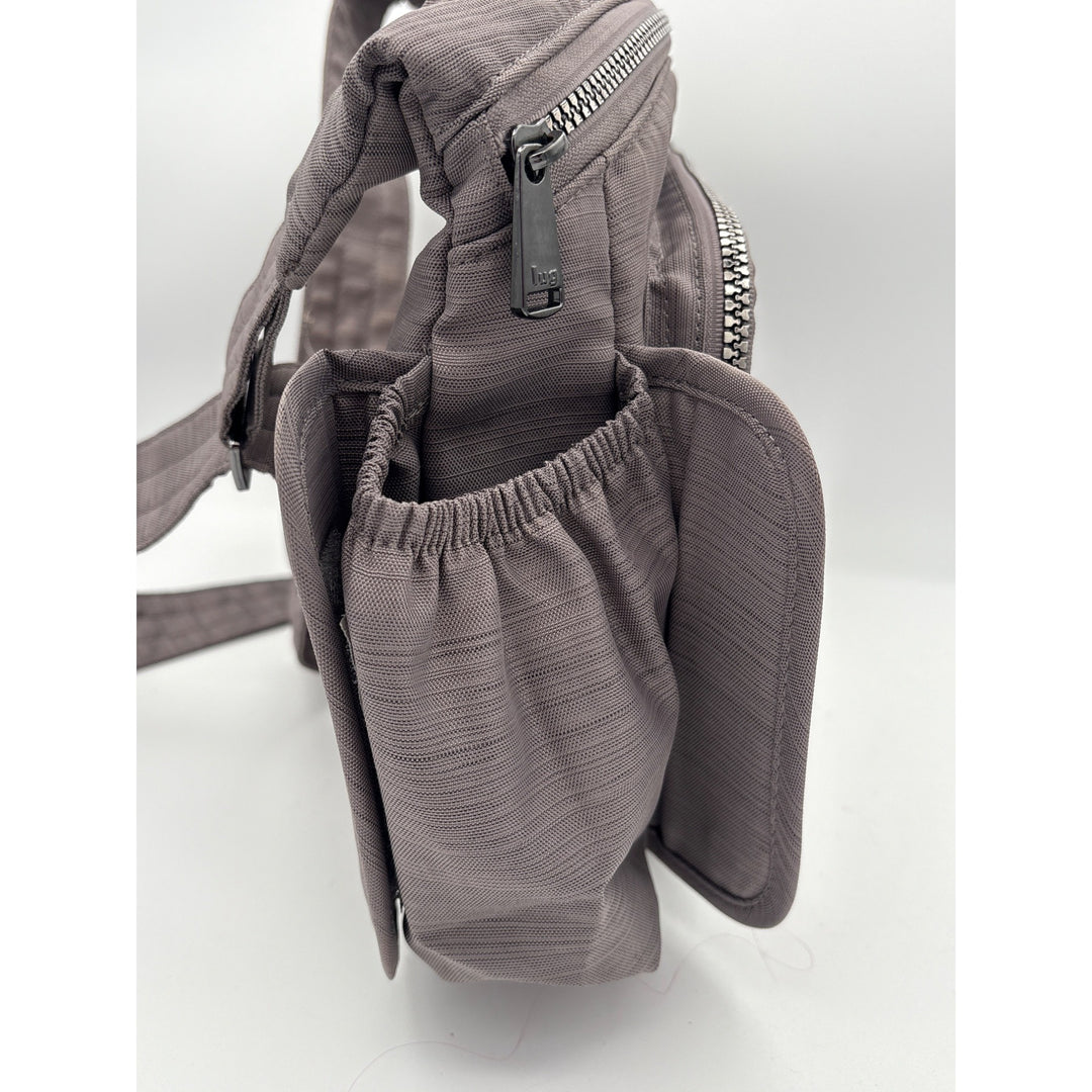 Lug Crossbody Messenger Bag With Adjustable Strap & Multiple Zipper Compartments In Gray