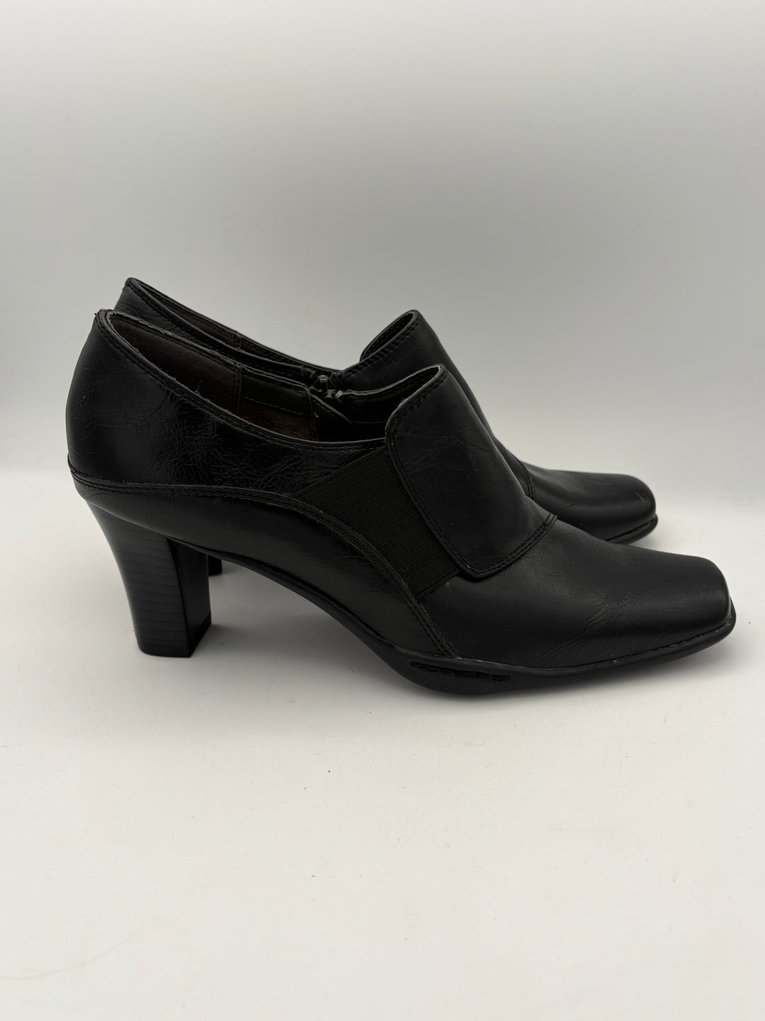 Women’s Aerosoles Size 8 Black Leather Ankle Boot Heels