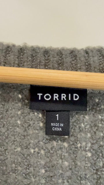 Torrid Dark Gray V‑Neck Lightning Bolt Sweater Sz 1 (14–16)