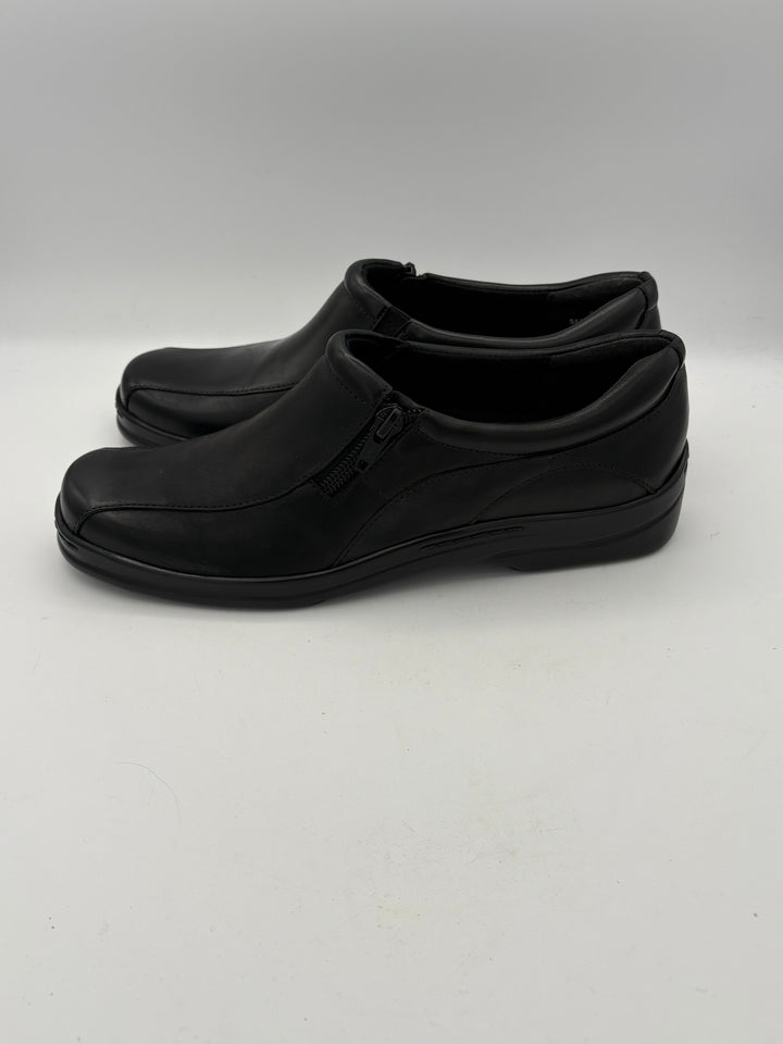 Women’s Naturalizer Size 8 Black Leather Zip Shoes