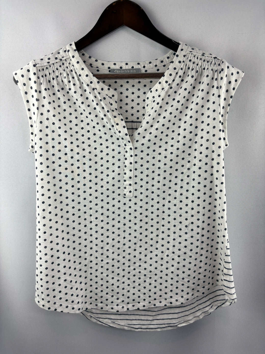 Women’s Daniel Rainn Small White Blouse w/ Gray Polka Dot & Stripes