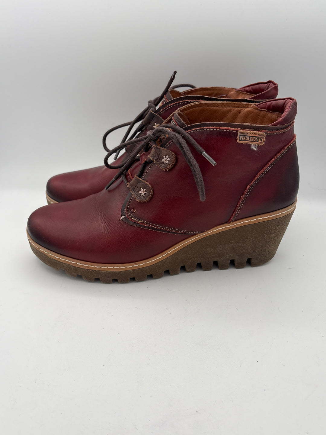 Women’s Pikolinos Size 9.5 Cherry Red Wedged Ankle Boots